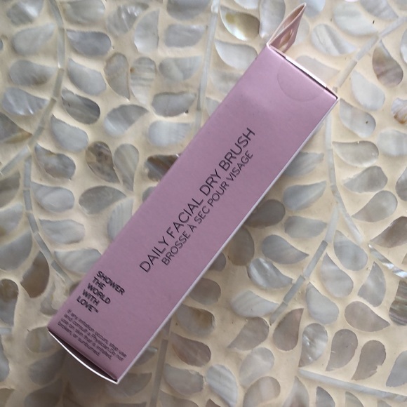 Daily Facial Dry Brush - Picture 12 of 14